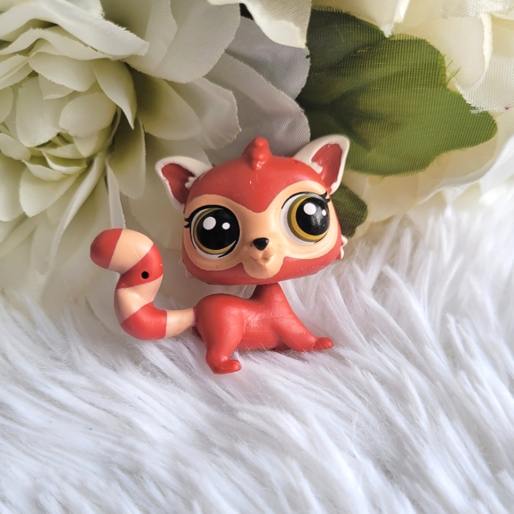Littlest Pet Shop Authentic LPS #3804 Red Panda G5 Reddy Gold Eyes